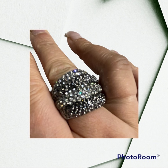 50% OFF Discount for a Queen 👑 ALL Items at my closet - Picture 17 of 17